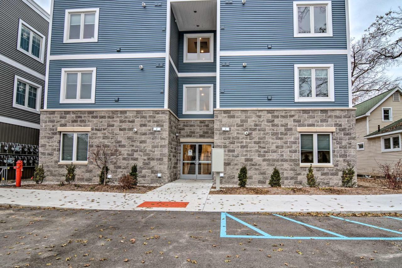 Modern Traverse City Condo About 1 Mi To Bay! Eksteriør billede